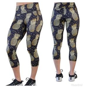 CVG Fineapple Leggings Capri Length Small
